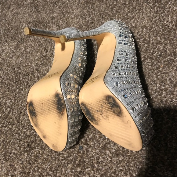Deb heels - Picture 2 of 2